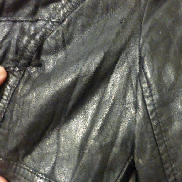 BEBE black faux leather cropped jacket with quilted detailing - Picture 4 of 16